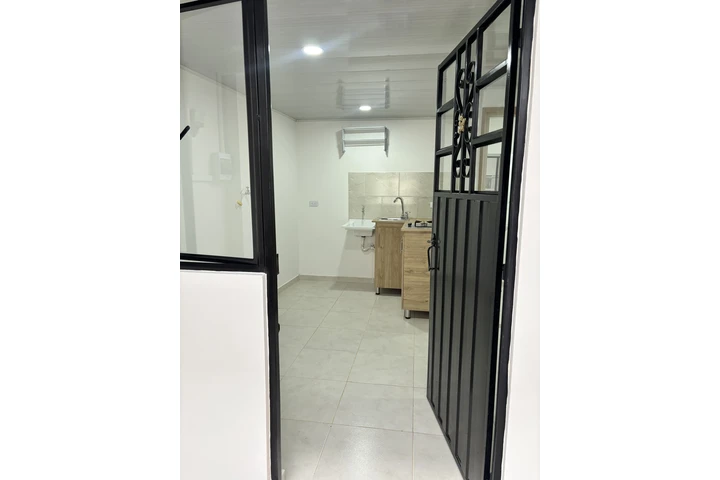 $800000 : Se arrienda Apartaestudio image 3