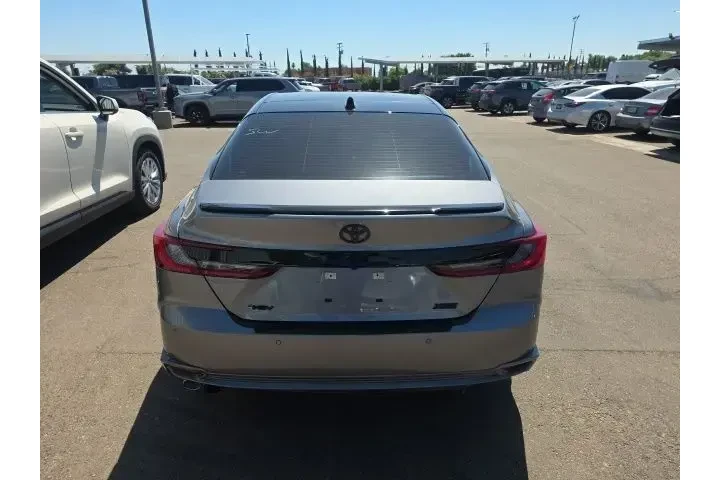 $39900 : Toyota Camry 2025 SE 4dr Sed image 1