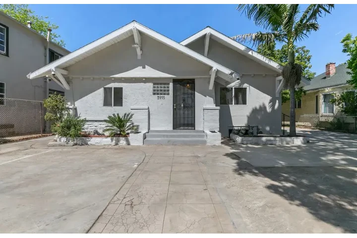 $2400 : 3 bedroom house In LA for rent image 1
