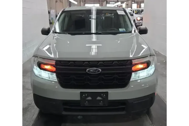 $25950 : Ford Maverick 2022 AWD XL 4d image 2