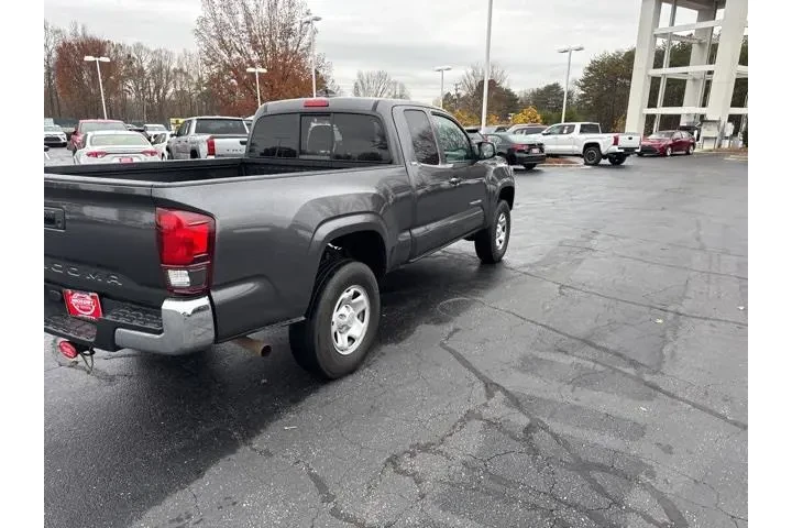 $26769 : Toyota Tacoma 2023 4x2 SR 4d image 6