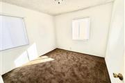 $900 : Beautiful Home...LAKEWOOD,CA thumbnail