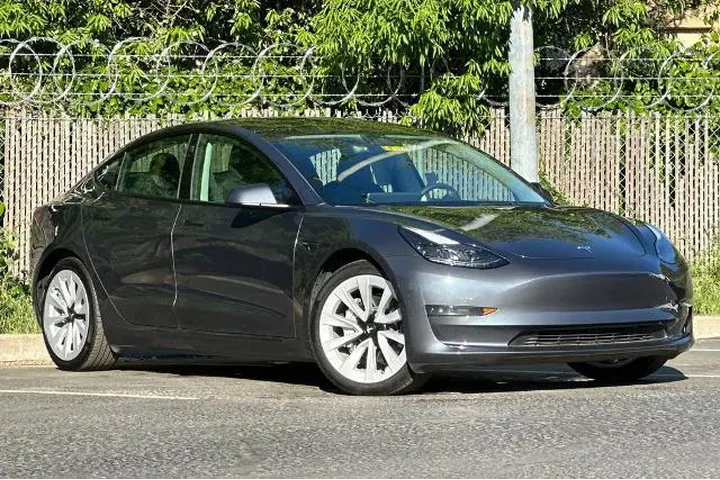 $24743 : Tesla Model 3 2023 4dr Sedan image 2