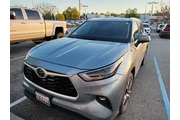 Toyota Highlander 2022 XLE 4