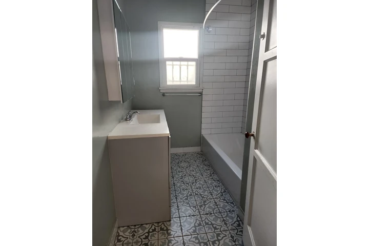 $975 : $975/ cuarto privado image 4