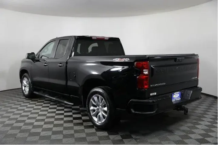 $31995 : Chevrolet Silverado 1500 202 image 4