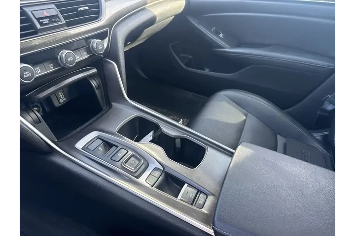 $22790 : Honda Accord 2019 Sport 4dr image 7