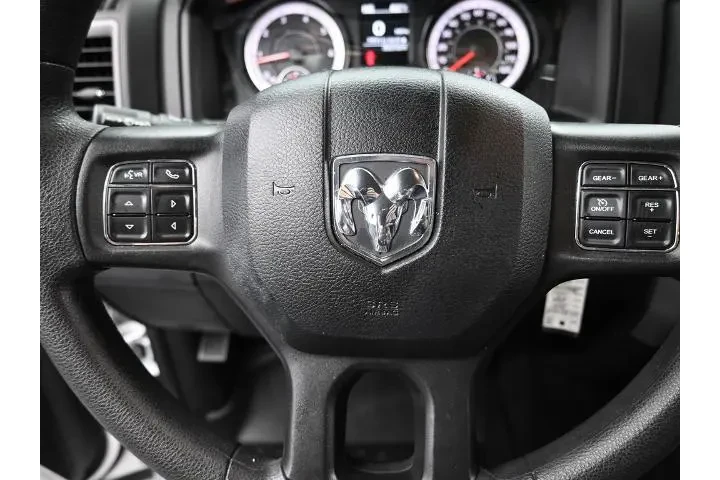 $28594 : Ram 1500 Classic 2021 4x4 Tr image 10