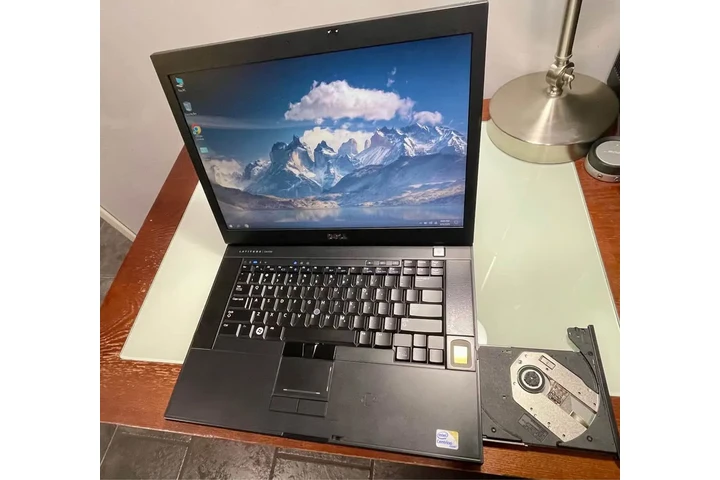 $200 : COMPUTADORA PORTATIL MARCA DEL image 2