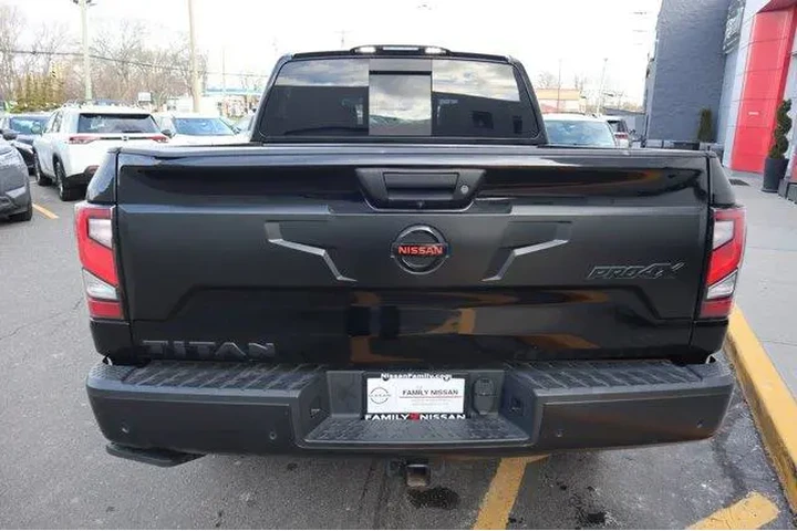 $33891 : Nissan Titan 2021 4x4 PRO-4X image 4