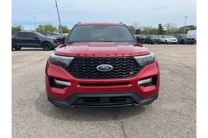 $36942 : Ford Explorer 2023 AWD ST 4d image 2