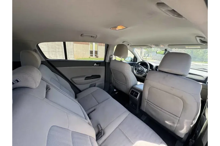 $7999 : 2017 Sportage LX image 9