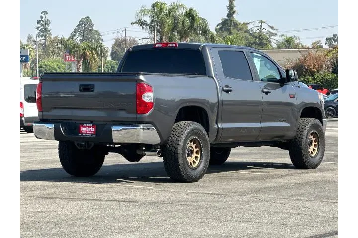 $28705 : Toyota Tundra 2017 4x4 SR5 4 image 3