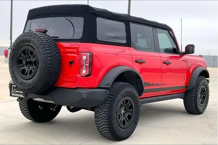 $38988 : Ford Bronco 2022 4x4 Base Ad image 2