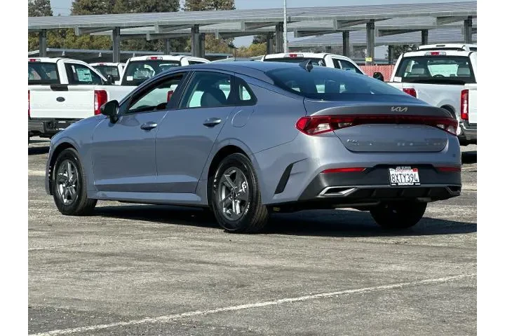 $23990 : Kia K5 2022 LX 4dr Sedan image 5