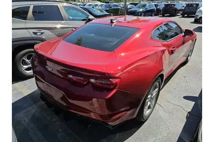 $28990 : Chevrolet Camaro 2024 LT 2dr image 3