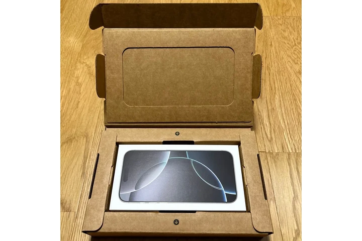 iPhone 16 pro 256GB No Sim Res image 1