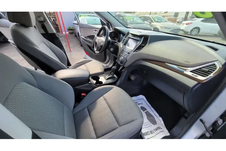 $13995 : 2018 Santa Fe SE image 10