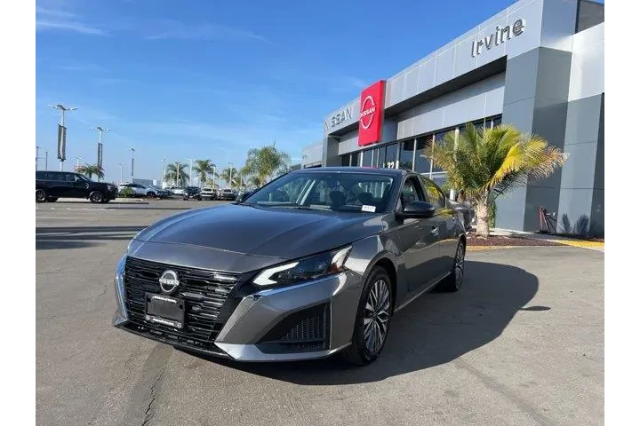 $17981 : Nissan Altima 2024 2.5 SV 4d image 3