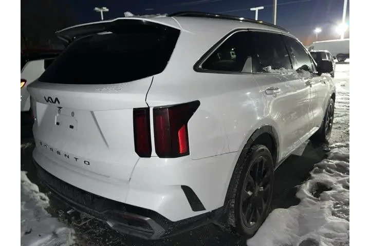 $25700 : Kia Sorento 2022 AWD SX 4dr image 5