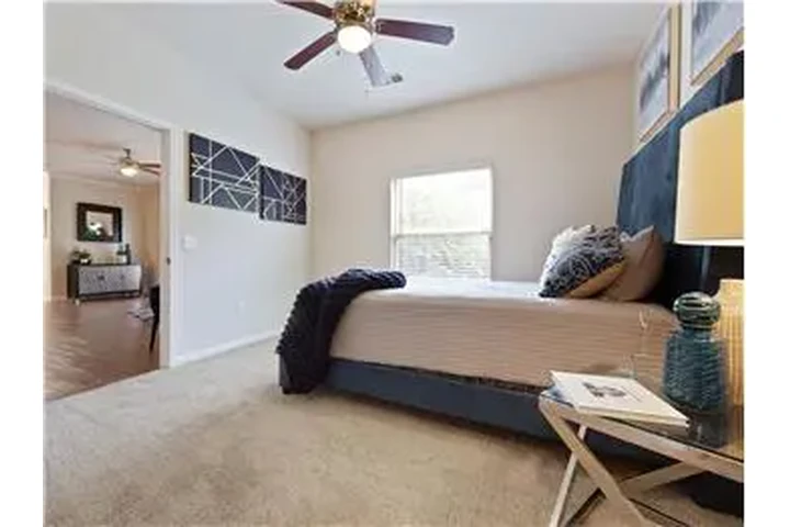 $1540 : Rental property with 1 bedro image 7