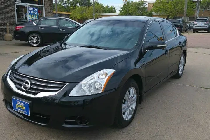$7999 : 2010 Altima 2.5 SL image 4