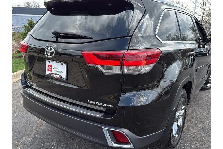 $28888 : Silver Certified 2019 Highlan image 8