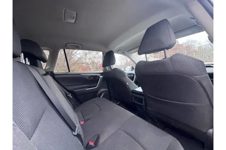 $15999 : 2021 RAV4 LE image 8