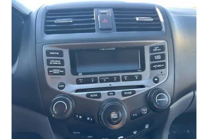 2005 Accord EX w/Leather w/Na image 4