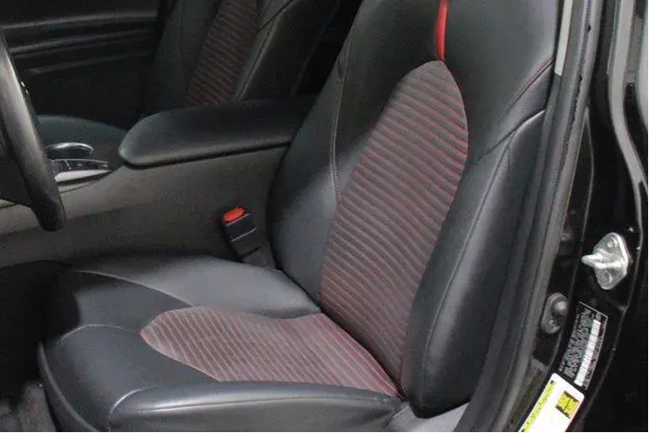 $34799 : Toyota Camry 2021 TRD 4dr Se image 6