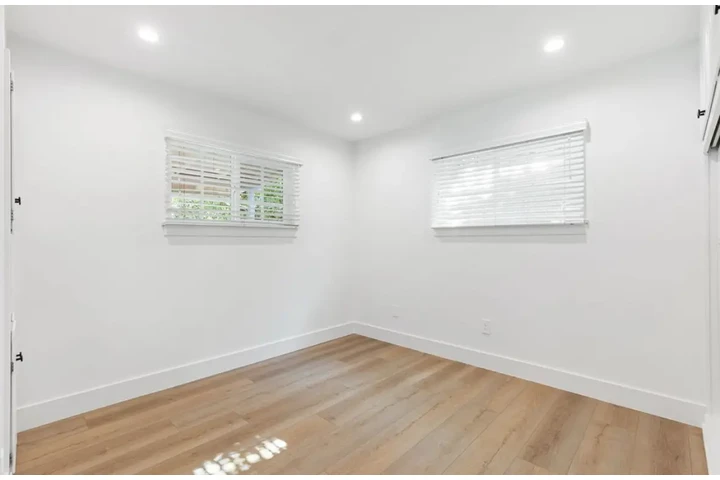 $2000 : 2Bed Home in South Los Angeles image 6