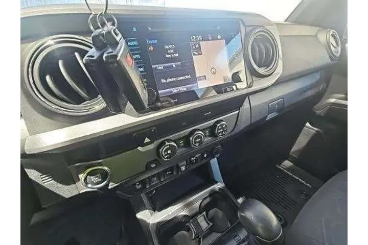 $33777 : Toyota Tacoma 2019 4x2 TRD O image 8