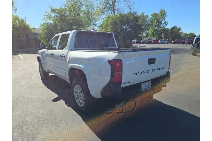 $35995 : Toyota Tacoma 2024 4x4 SR 4d image 5