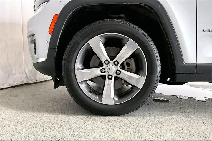 $24291 : Jeep Grand Cherokee L 2023 4 image 6