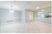 $2000 : Modern 3 bedroom and 2 bath thumbnail