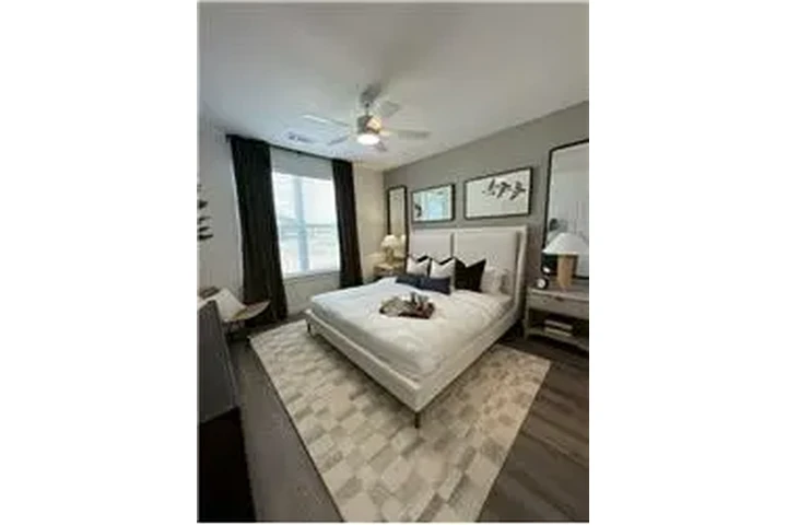 $2061 : Rental property with 2 bedro image 8