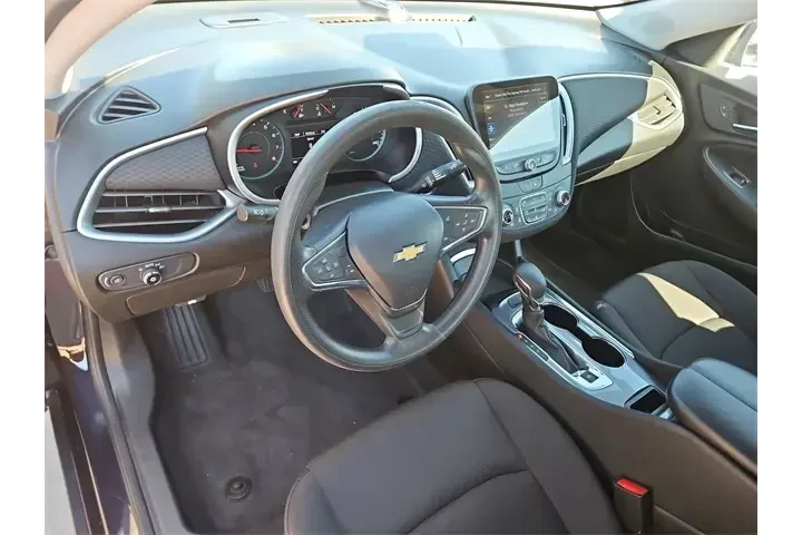 $15987 : Chevrolet Malibu 2023 LT 4dr image 10