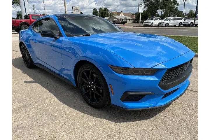 $28899 : Ford Mustang 2024 EcoBoost 2 image 4