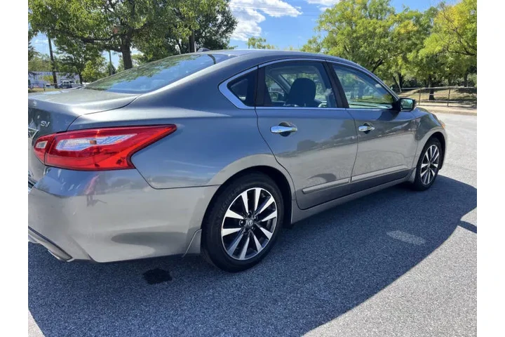 $8500 : 2016 Altima 2.5 SV image 6