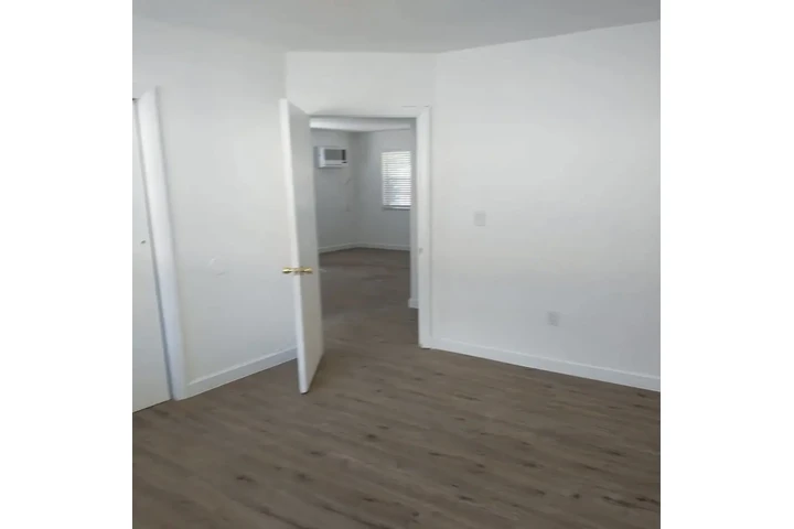$1700 : Casa de 2 baños ubicada en image 1