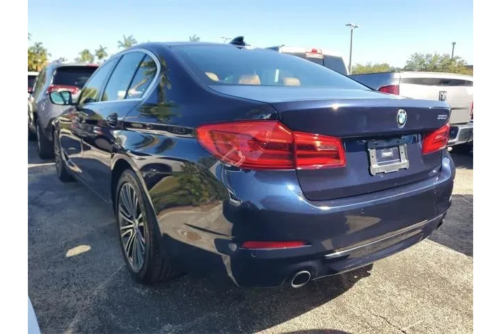 BMW 5 Series 2019 530i 4dr S image 4