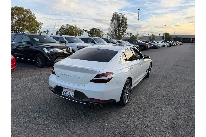 $28900 : Genesis G70 2022 2.0T 4dr Se image 3