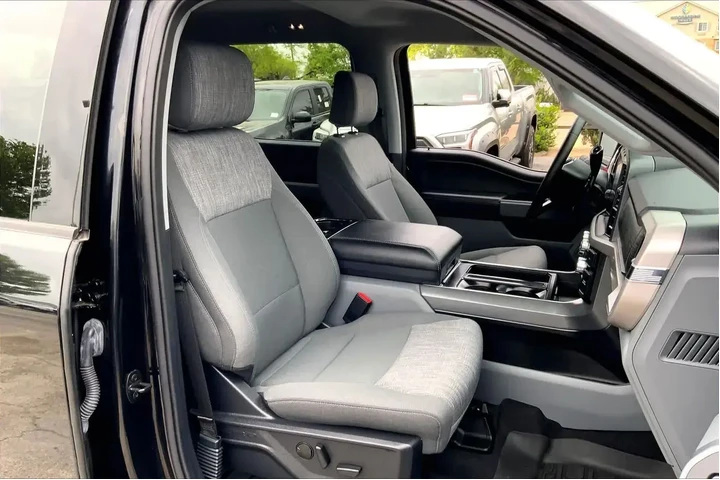 $39484 : Ford F-150 2023 4x4 Lariat 4 image 9