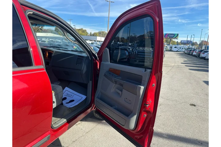 $4450 : 2006 Ram 1500 4dr Quad Cab 14 image 8