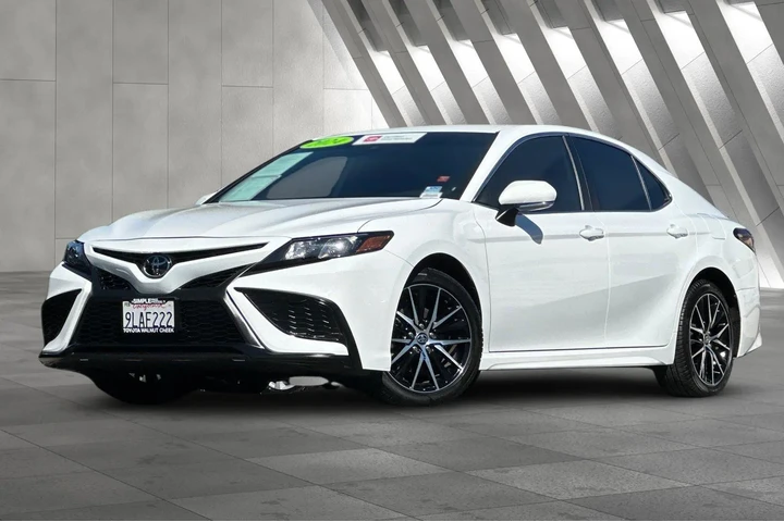 $25900 : Toyota Camry 2024 SE 4dr Sed image 2