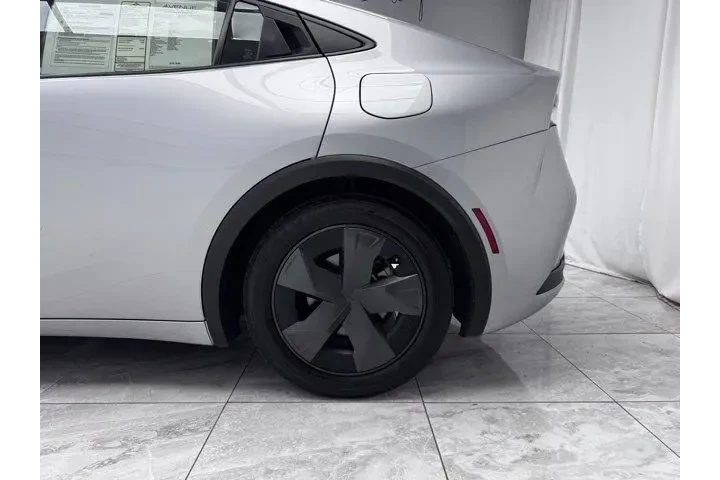 $25900 : Toyota Prius 2024 LE 4dr Hat image 10