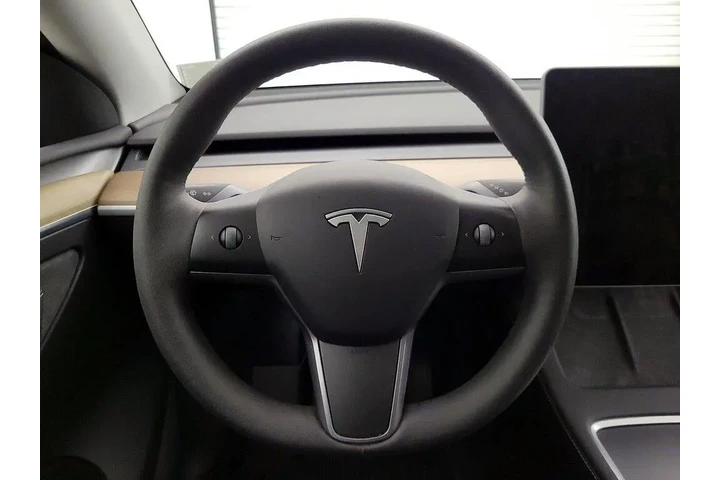 $36998 : Tesla Model Y 2023 AWD Long image 10