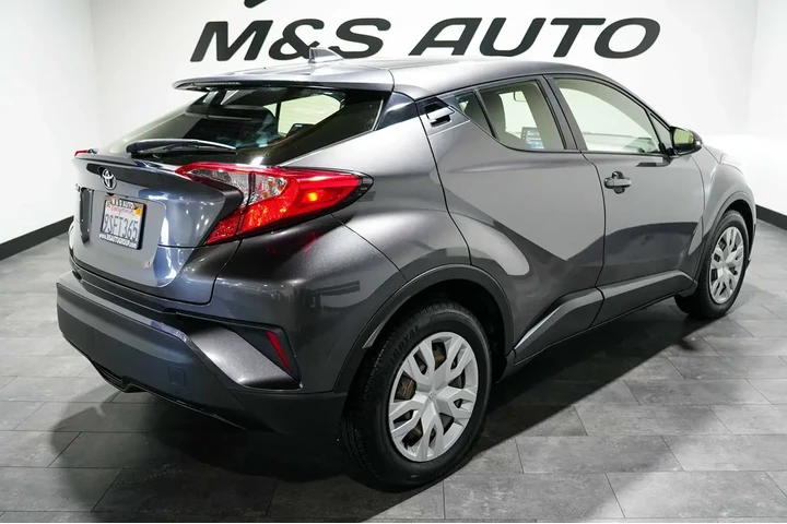 $16898 : 2021 C-HR image 5