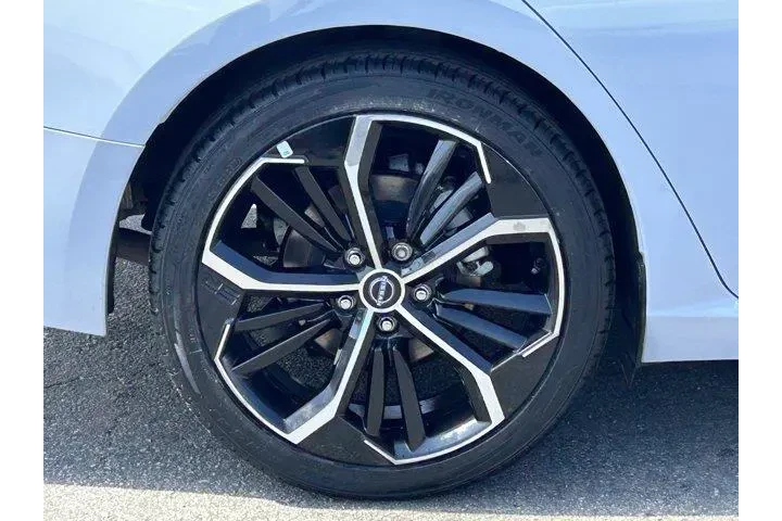 $18288 : Nissan Altima 2023 2.5 SR 4d image 7