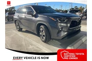 $30000 : Toyota Highlander 2022 XLE 4 thumbnail